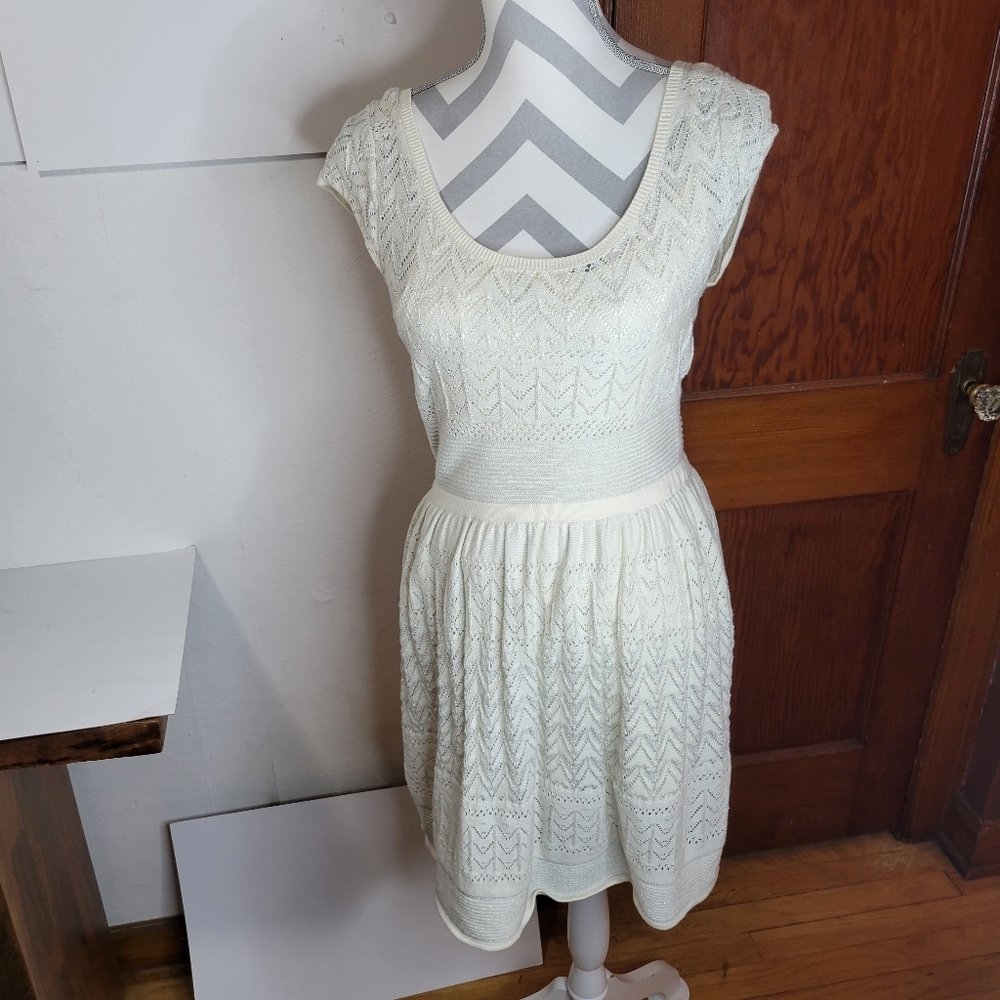 Womans American Eagle Sweater Knit Mini Cream/Silver thread Size Medium